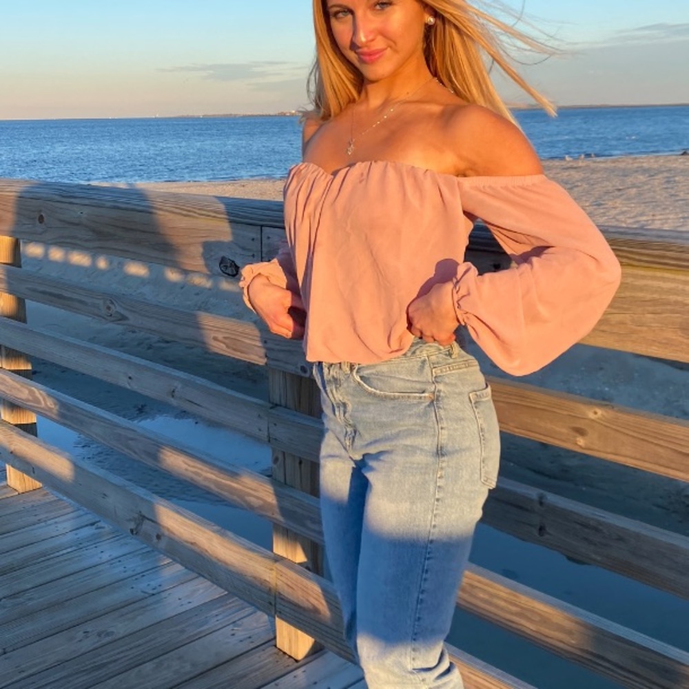 Off the shoulder Top - Picture 2 of 4
